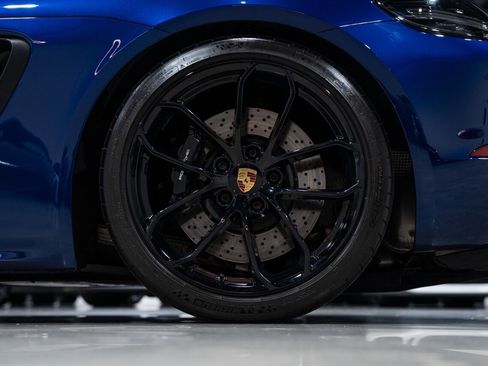 Used 2020 Porsche 718 Boxster Spyder RWD image 43