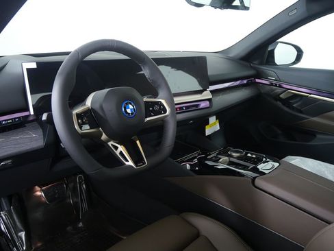 New 2026 BMW i5 eDrive40 w/ M Sport Package image 12