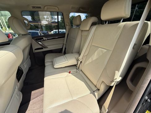 Used 2014 Lexus GX 460 w/ Premium Package AWD/4WD image 12