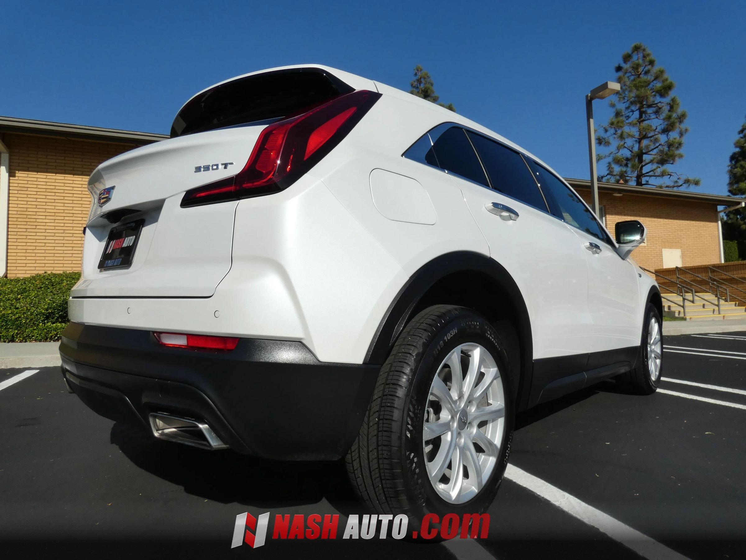 Used 2023 Cadillac XT4 Luxury w/ Cold Weather Package FWD image 8