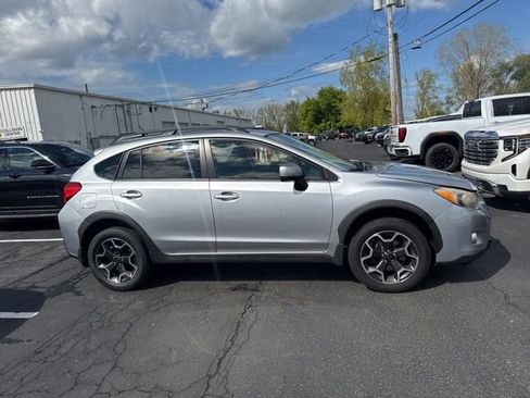 Used 2014 Subaru Crosstrek 2.0i Premium w/ Moonroof Package AWD/4WD image 3