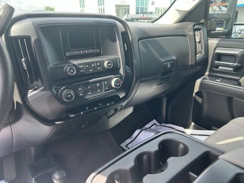 Used 2015 Chevrolet Silverado 2500 W/T w/ WT Convenience Package AWD/4WD image 12