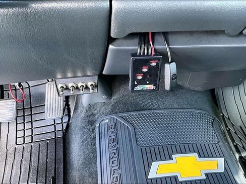 Used 2002 Chevrolet Silverado 2500 LS AWD/4WD image 12