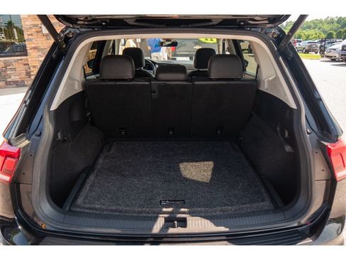 Used 2022 Volkswagen Tiguan SE w/ Panoramic Sunroof Package AWD/4WD image 21