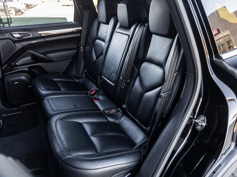Certified 2018 Porsche Cayenne image 34