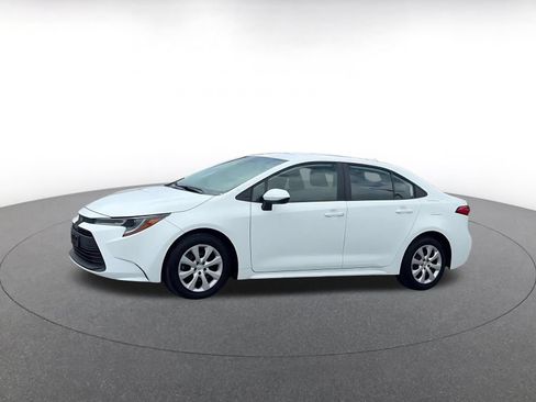 Used 2025 Toyota Corolla LE FWD image 7