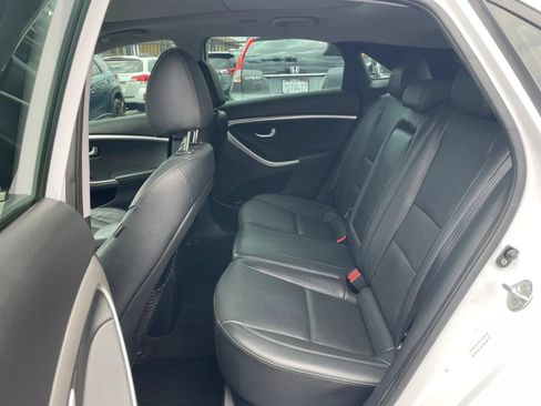 Used 2016 Hyundai Elantra GT w/ Option Group 03 FWD image 22