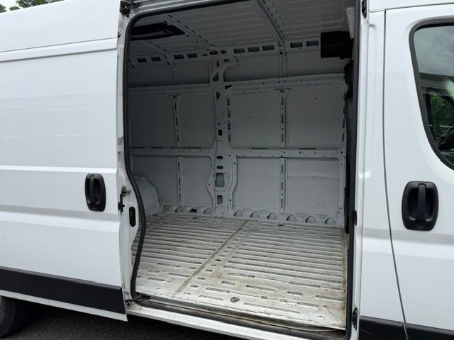 Used 2025 RAM ProMaster 2500 w/ Convenience Group FWD image 10