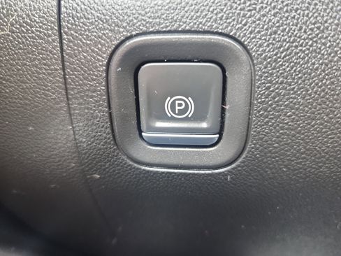 Used 2022 Chevrolet Silverado 1500 LT image 33