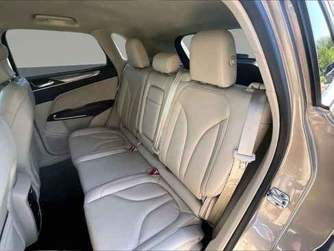 Used 2019 Lincoln MKC Premiere FWD image 22