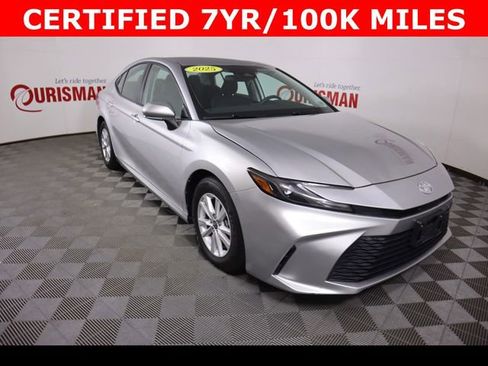 Used 2025 Toyota Camry LE image 31