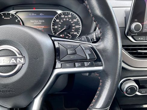 Used 2024 Nissan Altima 2.5 SR image 23