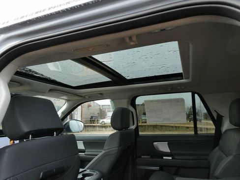 New 2025 Ford Expedition Active image 22