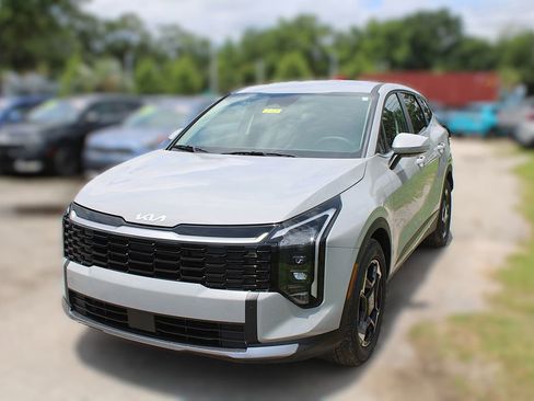 New 2026 Kia Sportage EX FWD image 16