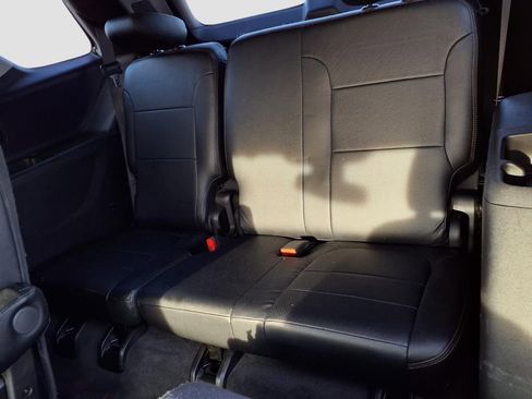 Used 2020 Chevrolet Traverse LT image 22