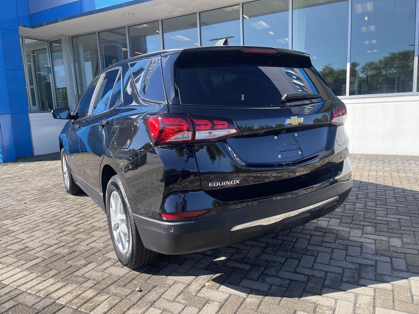 Used 2024 Chevrolet Equinox LT FWD image 3