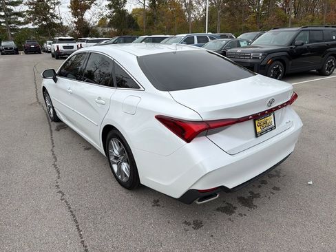 Used 2019 Toyota Avalon XLE image 7