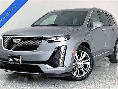 Used 2025 Cadillac XT6 Premium Luxury image 16