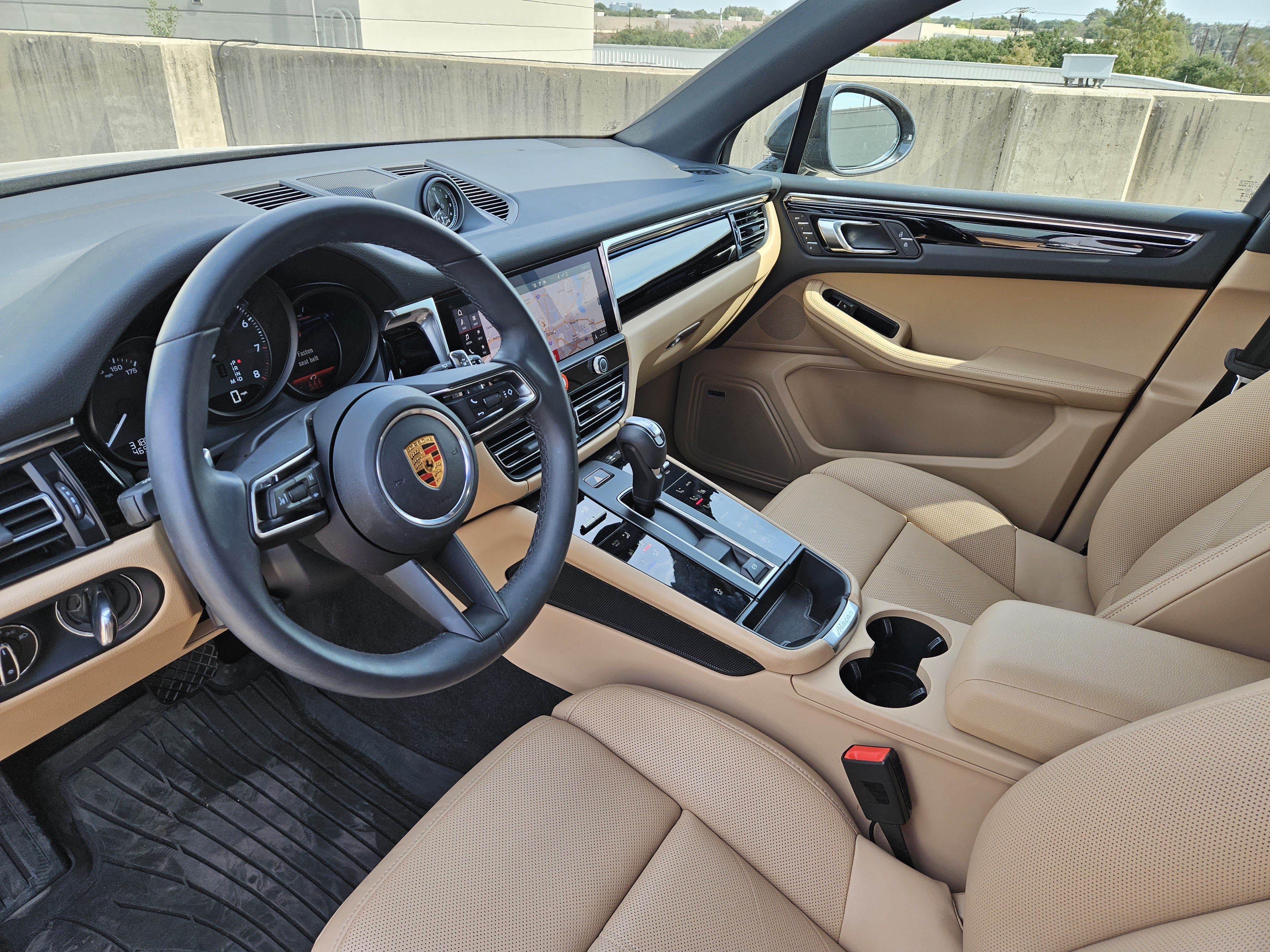 Certified 2026 Porsche Macan AWD/4WD image 4