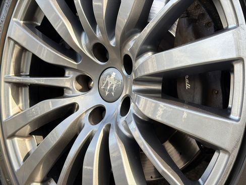 Used 2019 Maserati Ghibli S Q4 image 40