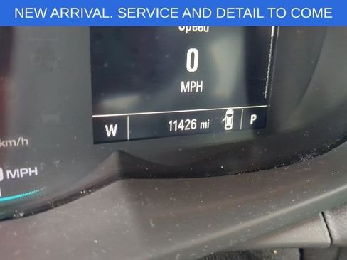 Used 2022 Chevrolet Trax LT w/ LT Convenience Package image 2