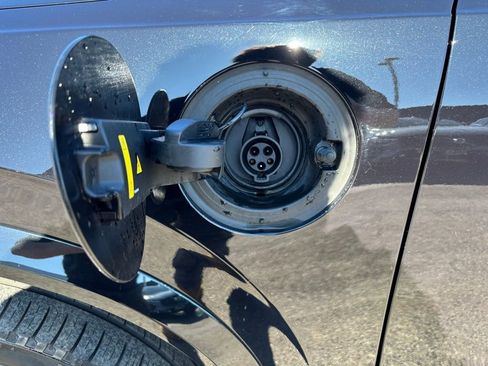 Certified 2024 Volvo XC90 T8 Ultimate w/ Protection Package Premier image 28