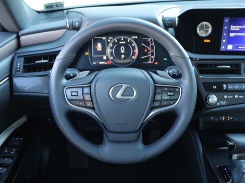 Used 2025 Lexus ES 350 w/ Premium Package image 16