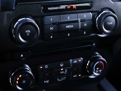 Used 2018 Ford F150 XLT w/ Equipment Group 302A Luxury image 30