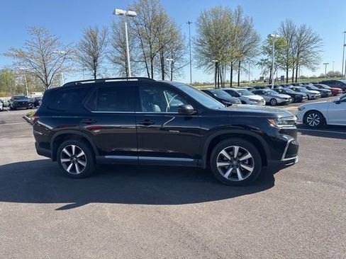 Certified 2025 Honda Pilot Touring image 7