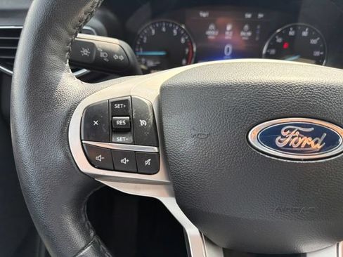 Used 2024 Ford Explorer XLT w/ Equipment Group 202A AWD/4WD image 36