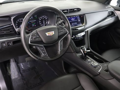 Used 2021 Cadillac XT5 Premium Luxury image 2