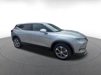 Used 2025 Chevrolet Blazer LT FWD video 2