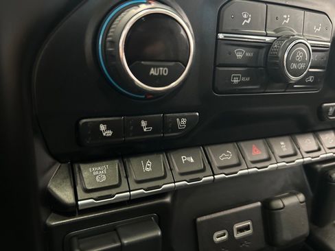 Used 2022 Chevrolet Silverado 2500 High Country w/ Z71 Off-Road Package image 20