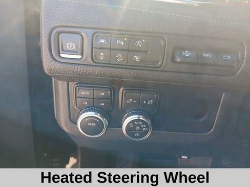 Used 2023 GMC Yukon Denali image 14