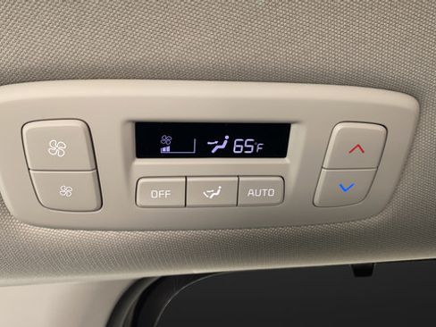 New 2026 Kia Carnival EX FWD image 30