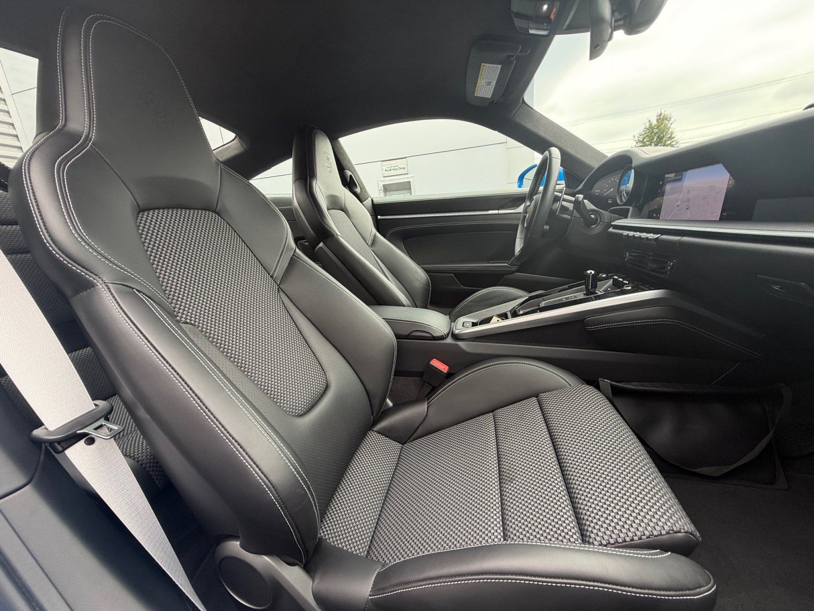 Certified 2022 Porsche 911 Turbo AWD/4WD image 22