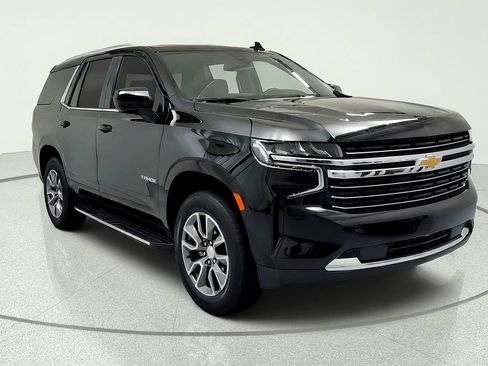 Used 2021 Chevrolet Tahoe LT w/ Rear Media and Nav Package AWD/4WD image 7