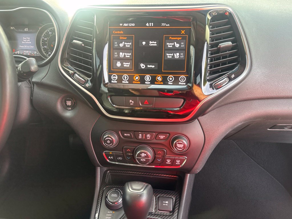 Used 2019 Jeep Cherokee Limited w/ Luxury Group AWD/4WD image 10