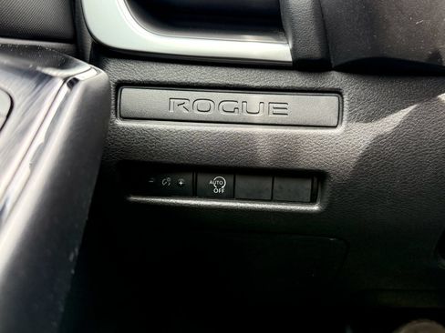 Used 2024 Nissan Rogue S AWD/4WD image 41