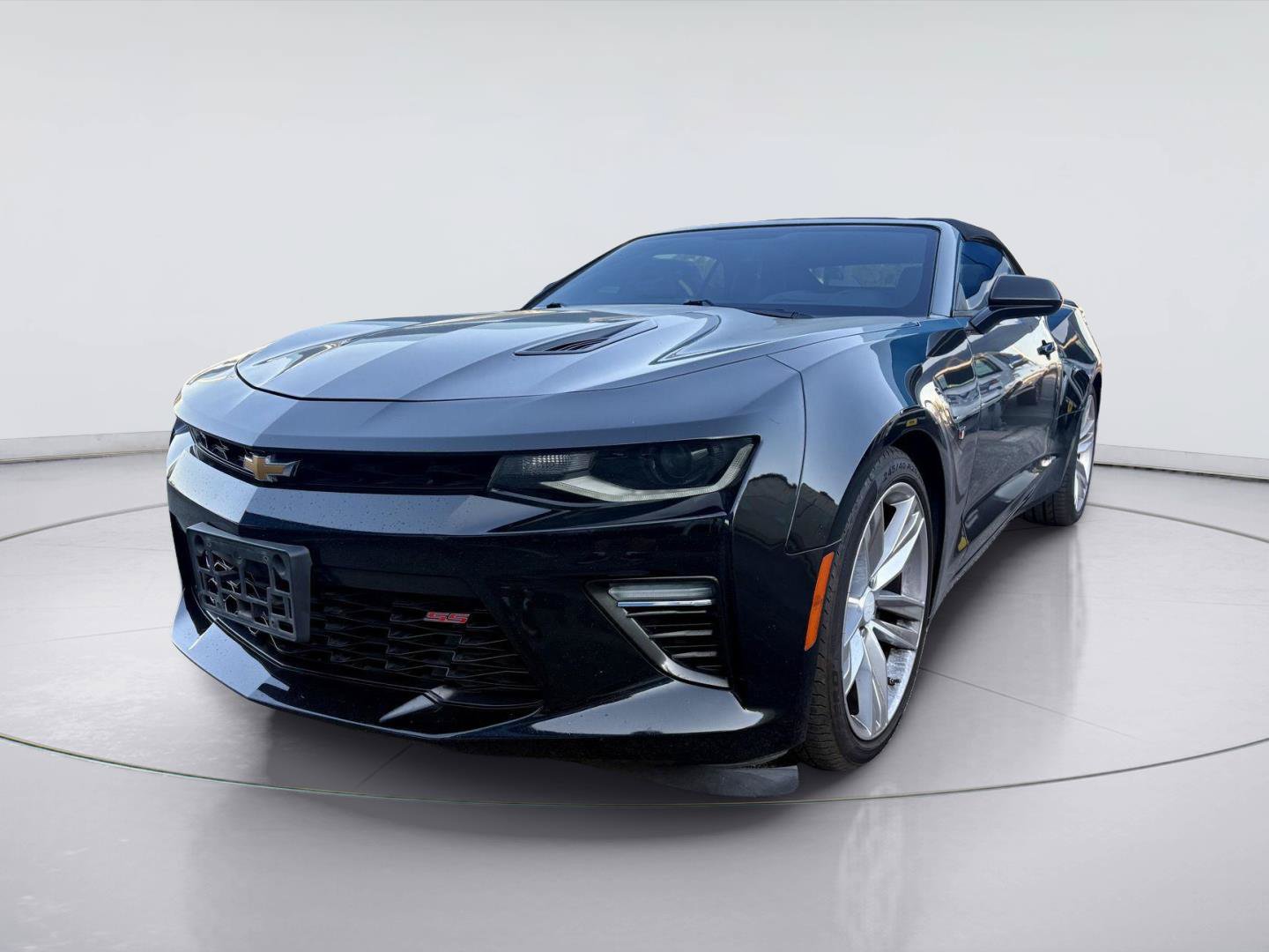 Used 2017 Chevrolet Camaro SS RWD image 5