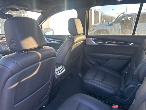 Certified 2025 Cadillac XT6 Premium Luxury image 6