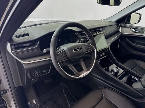 New 2025 Jeep Grand Cherokee L Limited image 9