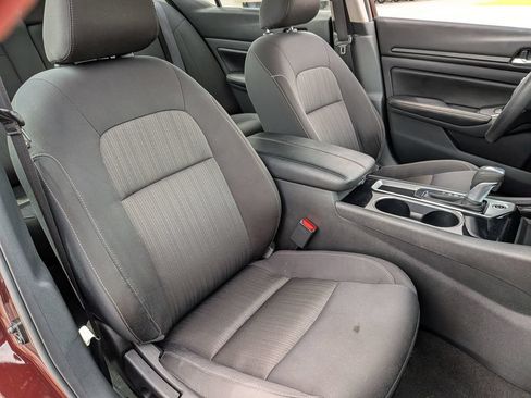 Used 2024 Nissan Altima 2.5 SV FWD image 31