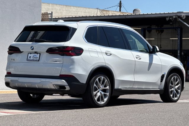 Used 2024 BMW X5 xDrive40i AWD/4WD image 4