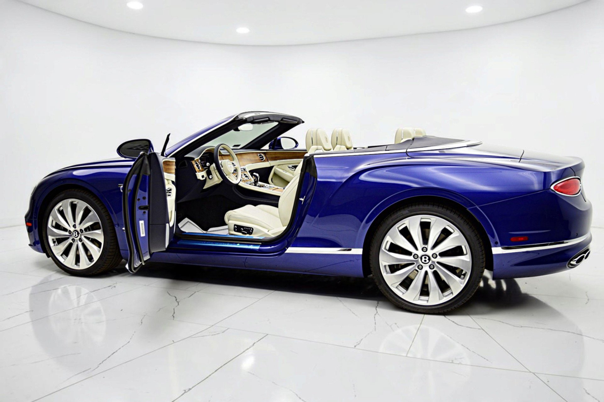 Used 2024 Bentley Continental GT AWD/4WD image 5