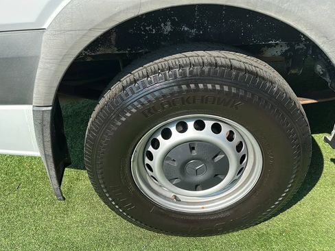 Used 2015 Mercedes-Benz Sprinter 2500 w/ Additional Battery Package image 39