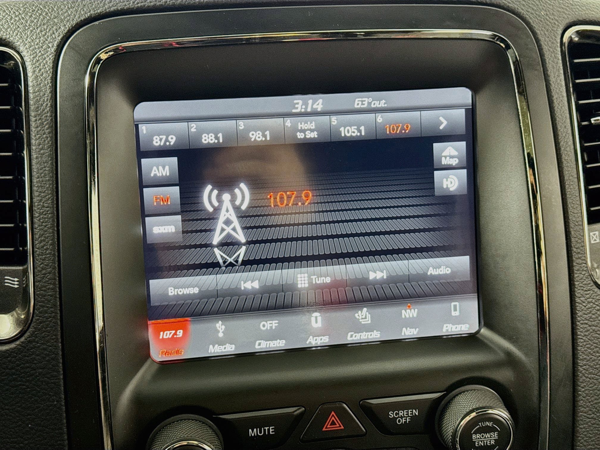 Used 2018 Dodge Durango R/T w/ Blacktop Package AWD/4WD image 19