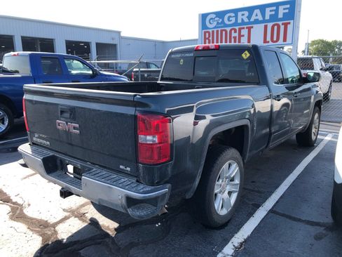 Used 2017 GMC Sierra 1500 SLE w/ SLE Value Package AWD/4WD image 4