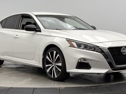 Used 2019 Nissan Altima 2.5 SR image 3