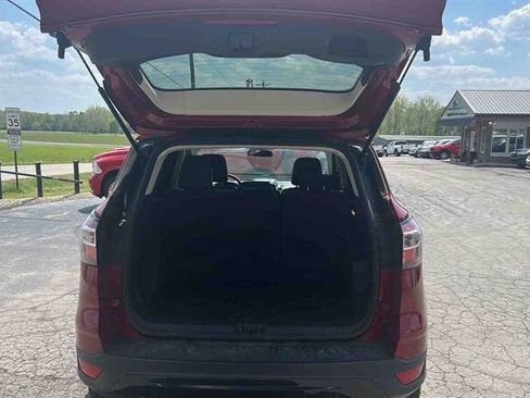 Used 2017 Ford Escape SE w/ Equipment Group 201A AWD/4WD image 10